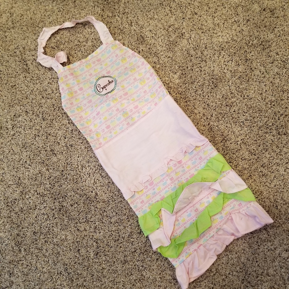 SOLD! Cupcake Cupboard ruffle pocket tie apron - Picture 2 of 15
